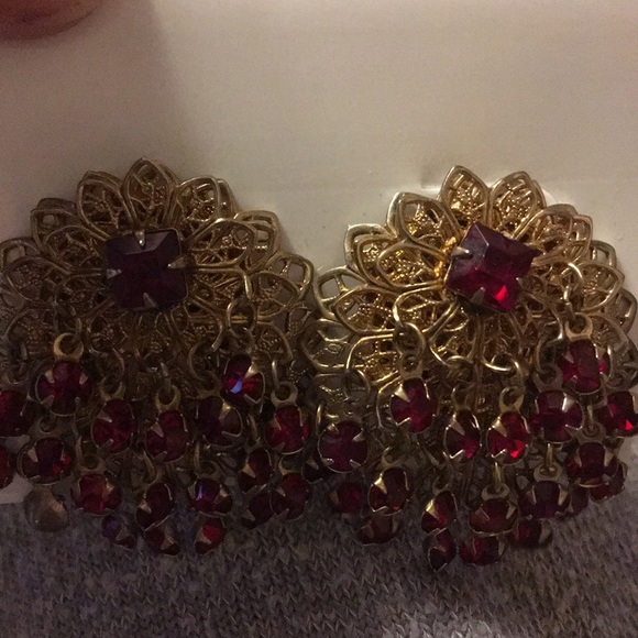 Vintage 1950’s Pair Of Clip On Gold & Ruby Earrings - Picture 2 of 4